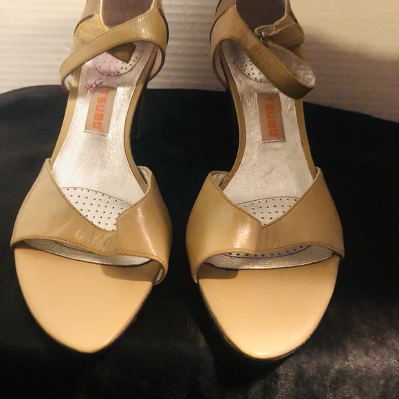 Women’s  genuine leather heels. Size US 8.5 - Picture 6 of 6